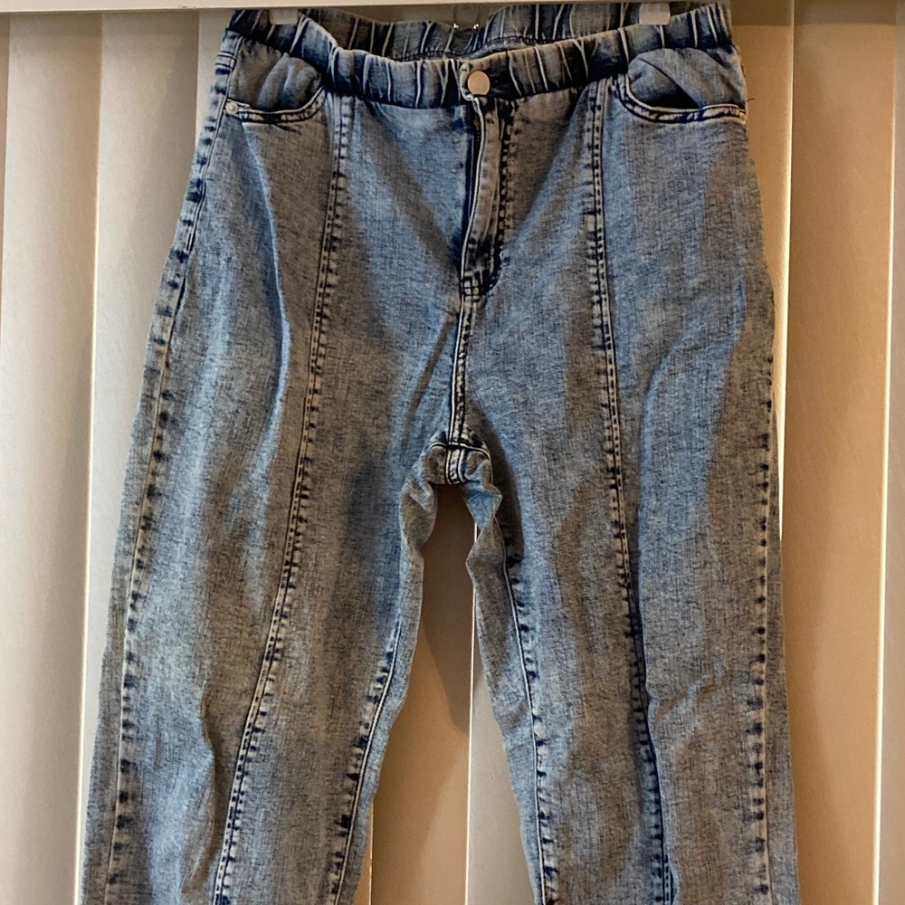 Acid wash jeans